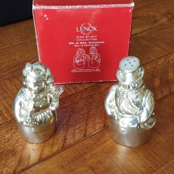 Lenox Kirk Stieff Collection Mr. & Mrs. Snowman Pewter Salt and Pepper‎ Shakers - Picture 10 of 11